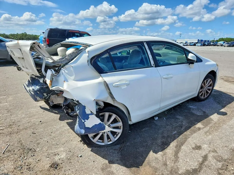 2HGFB2F82CH548726 — 2012 HONDA CIVIC photo 3