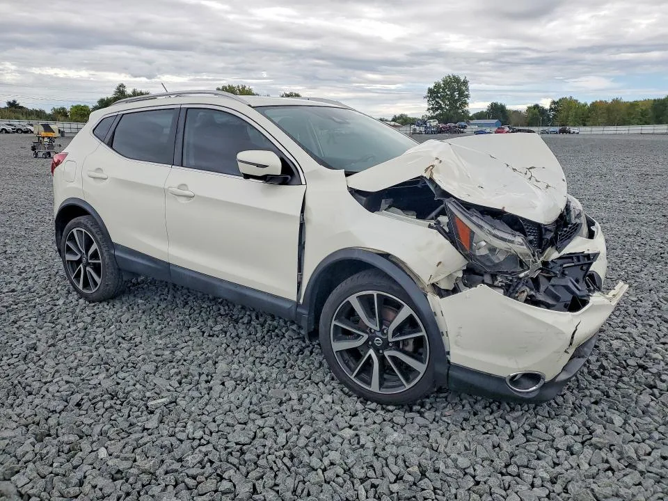 JN1BJ1CR2HW107116 — 2017 NISSAN ROGUE SPORT photo 4