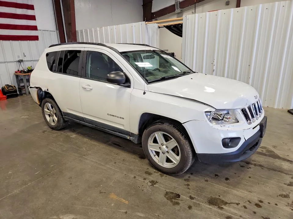 1J4NF1FB8BD283370 — 2011 JEEP COMPASS photo 4