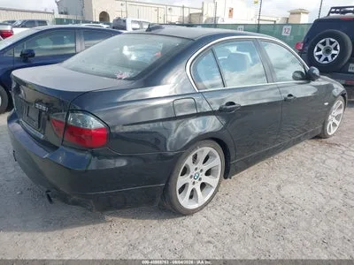 WBAVB77598NH78502 — 2008 BMW 335I photo 4