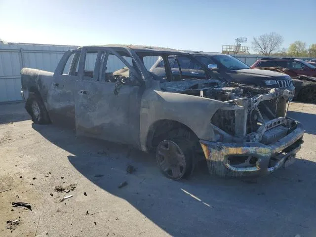 3C63RRGL3FG556225 — 2020 RAM 3500 photo 4