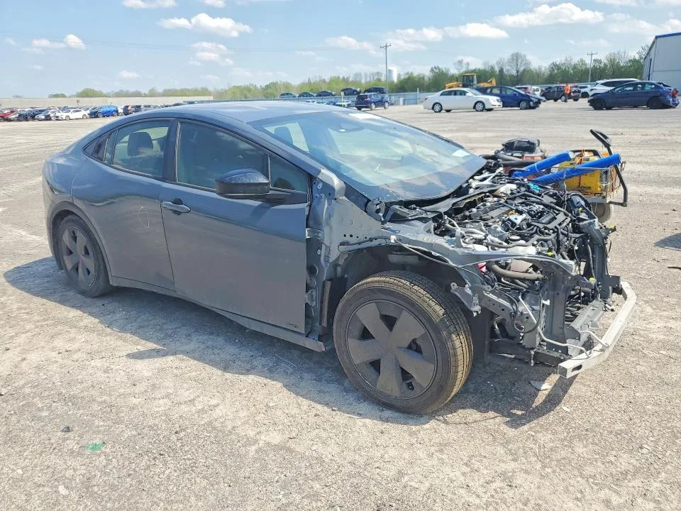 JTDADABU0S3030597 — 2025 TOYOTA PRIUS photo 4