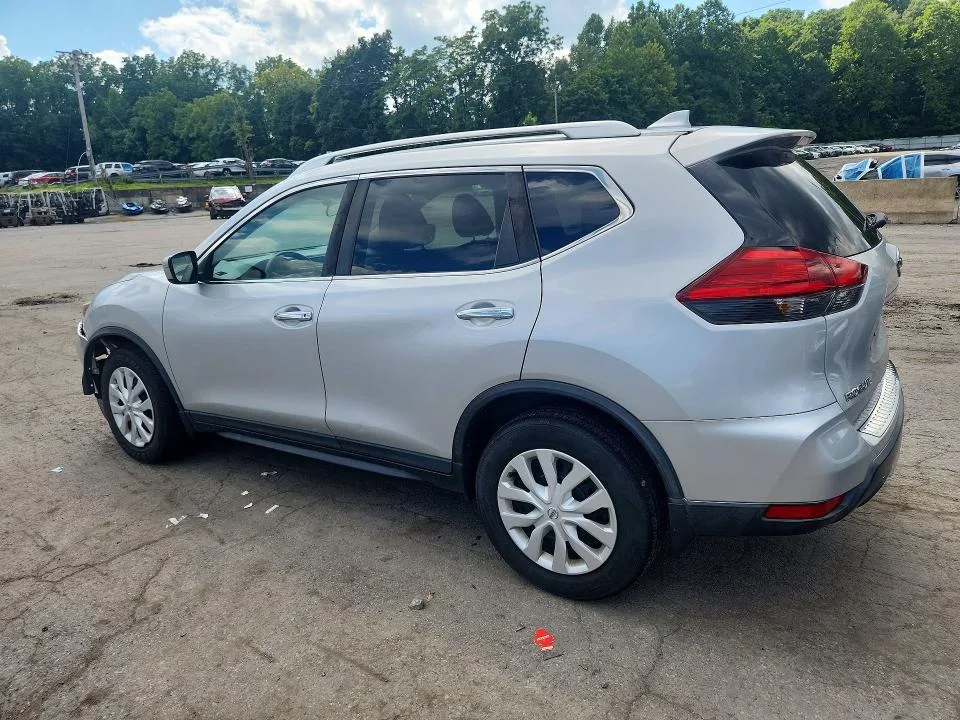 KNMAT2MV2HP513220 — 2017 NISSAN ROGUE photo 2