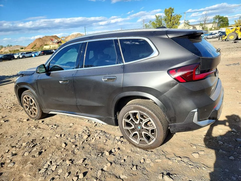 WBX73EF05T5422639 — 2026 BMW X1 photo 2