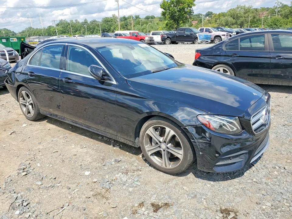 WDDZF4JB7HA096475 — 2017 MERCEDES-BENZ E photo 4