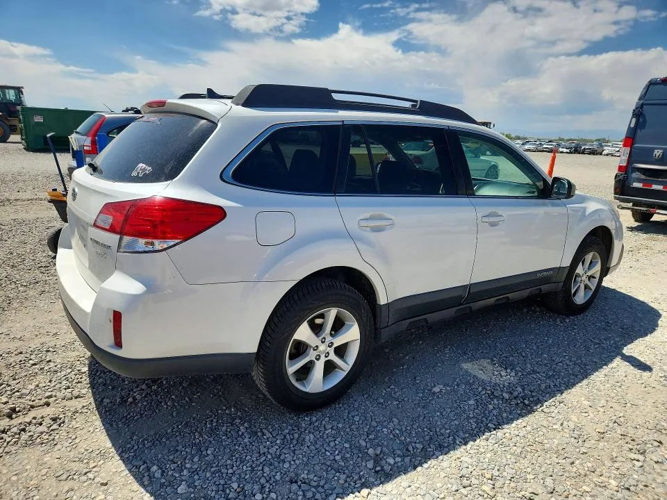 4S4BRBLC6E3258816 — 2014 SUBARU OUTBACK photo 3