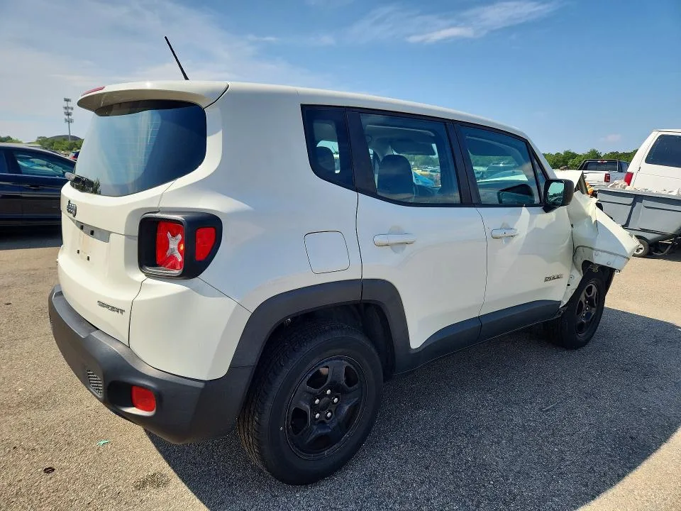 ZACCJBAT3GPC89006 — 2016 JEEP RENEGADE photo 3