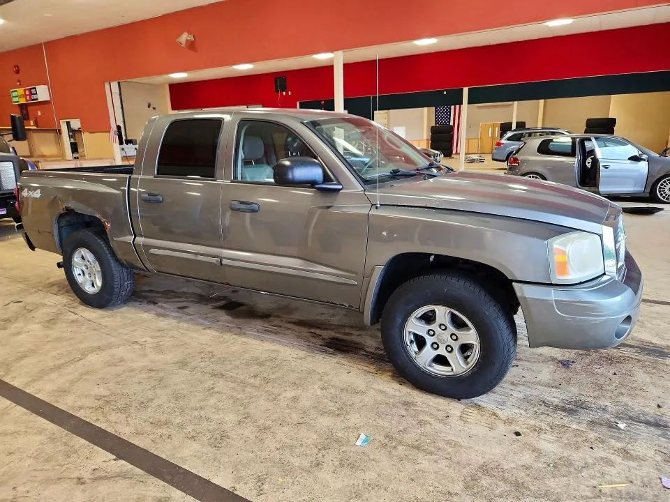 1D7HW48N75S178417 — 2005 DODGE DAKOTA photo 4