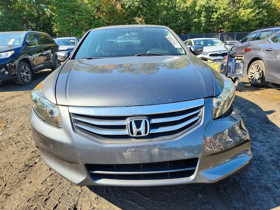 1HGCP2F62CA160400 — 2012 HONDA ACCORD photo 5