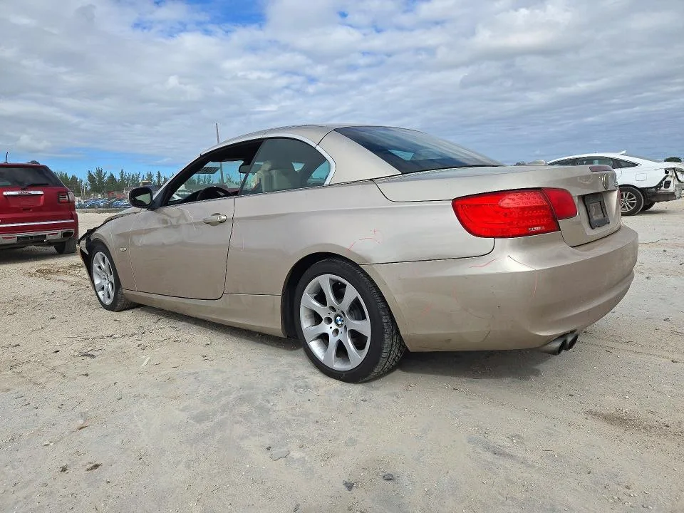 WBADW3C5XCE821684 — 2012 BMW 328 photo 2