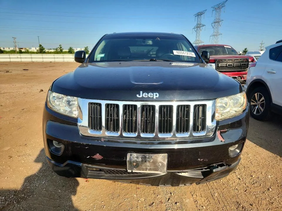 1J4RR4GT2BC571800 — 2011 JEEP GRAND CHEROKEE photo 5