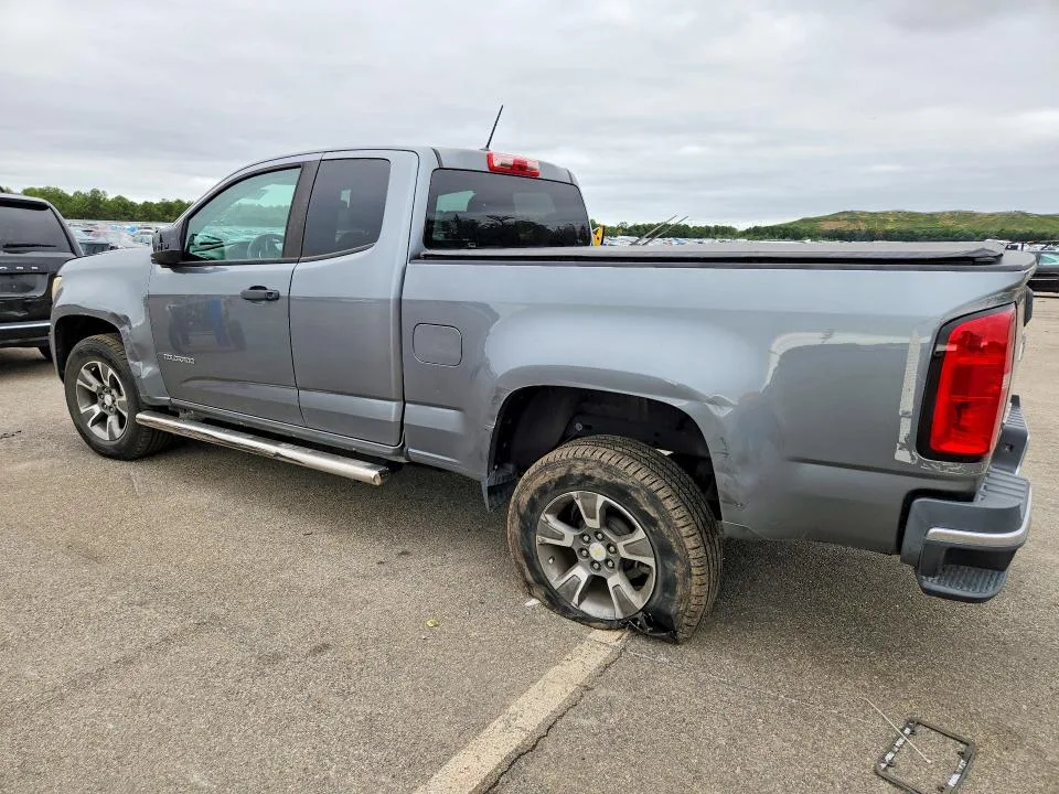 1GCHSBEA6K1104080 — 2019 CHEVROLET COLORADO photo 2