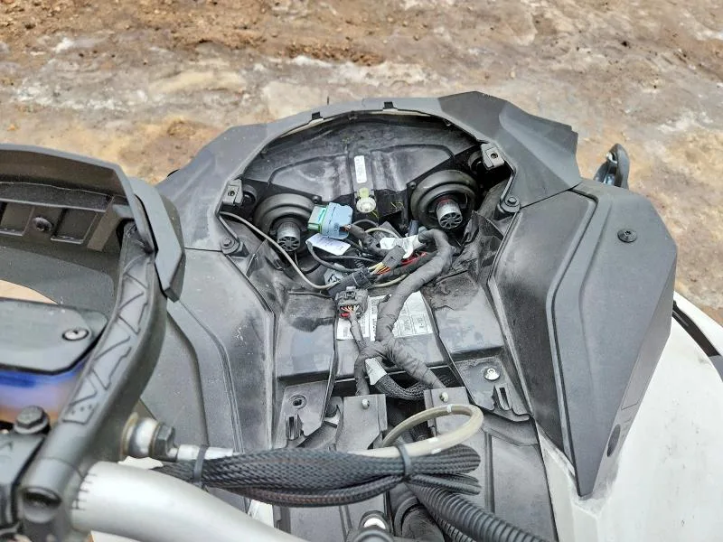 2T3BFREV9DW008650 — 2019 SKI-DOO UNKNOWN photo 8