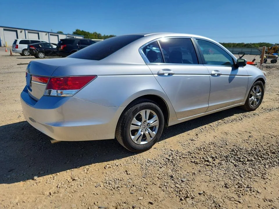 1HGCP2F43CA001898 — 2012 HONDA ACCORD photo 3