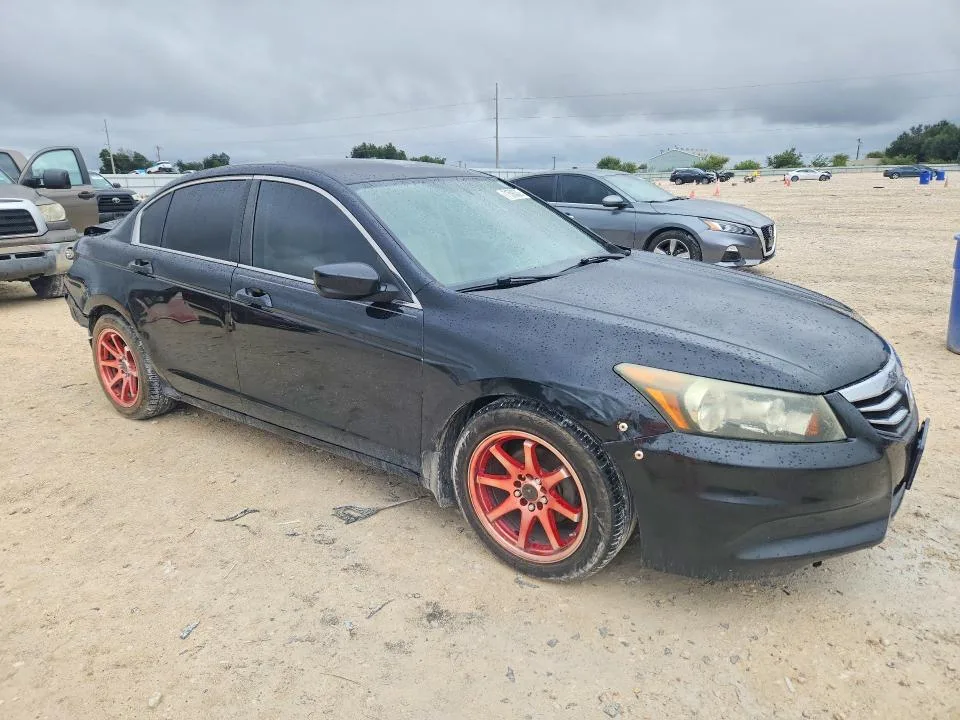 1HGCP2F69BA089372 — 2011 HONDA ACCORD photo 4