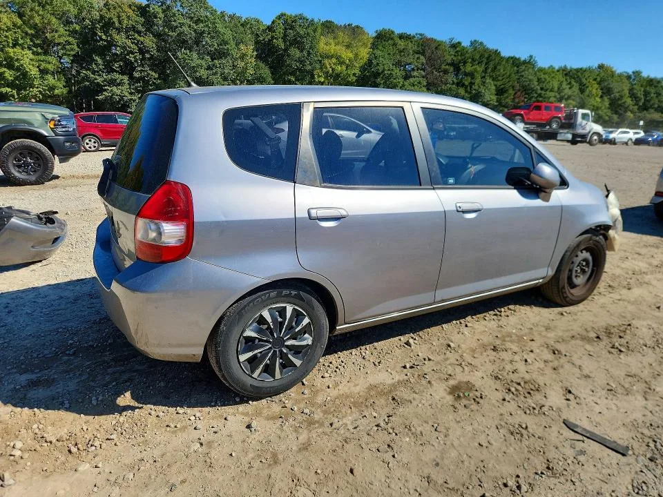 JHMGD38458S010355 — 2008 HONDA FIT photo 3