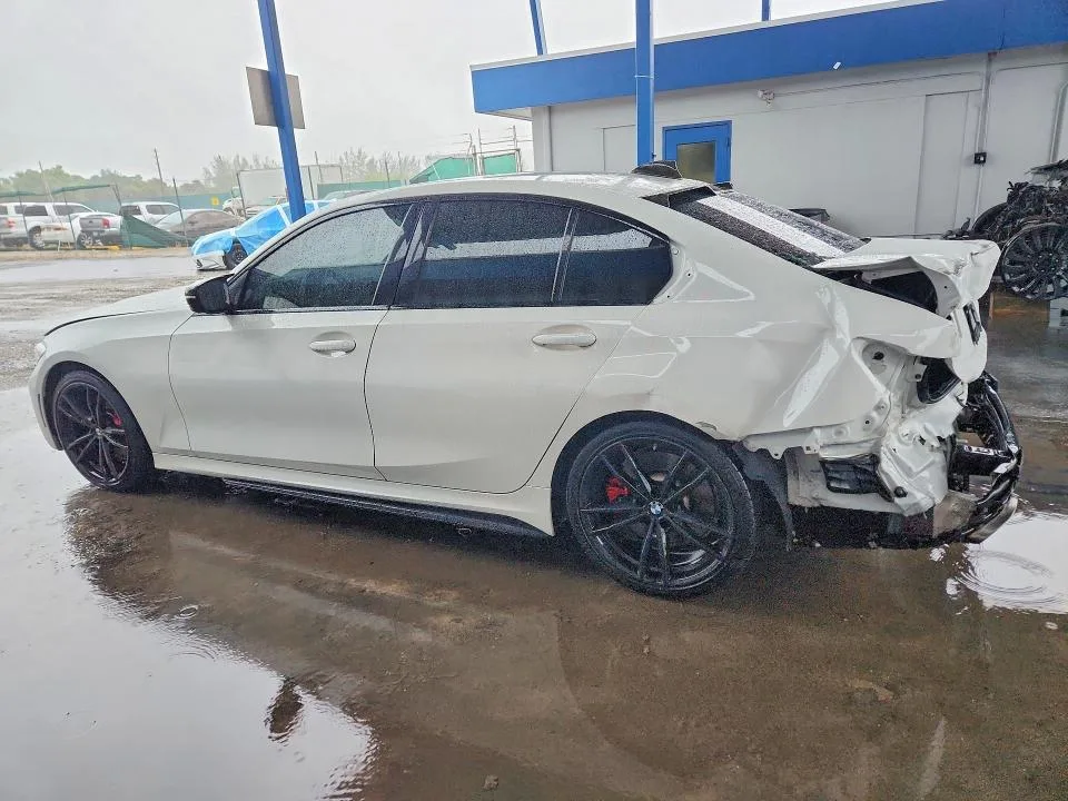 3MW5U7J09M8B94439 — 2021 BMW M340I photo 2