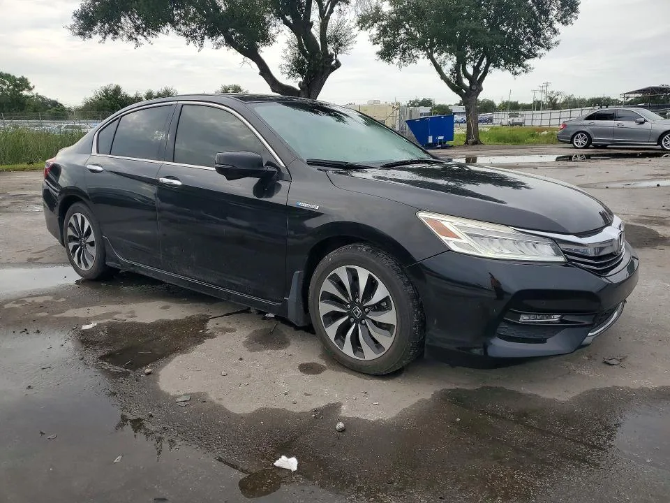 JHMCR6F74HC031187 — 2017 HONDA ACCORD photo 4