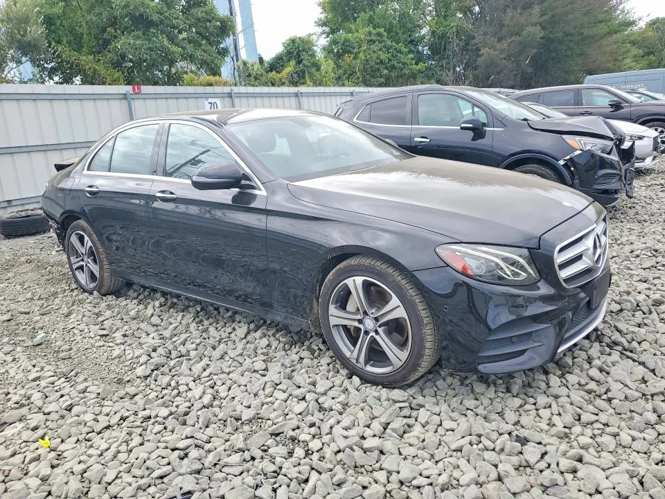WDDZF4KB3HA184437 — 2017 MERCEDES-BENZ E photo 4