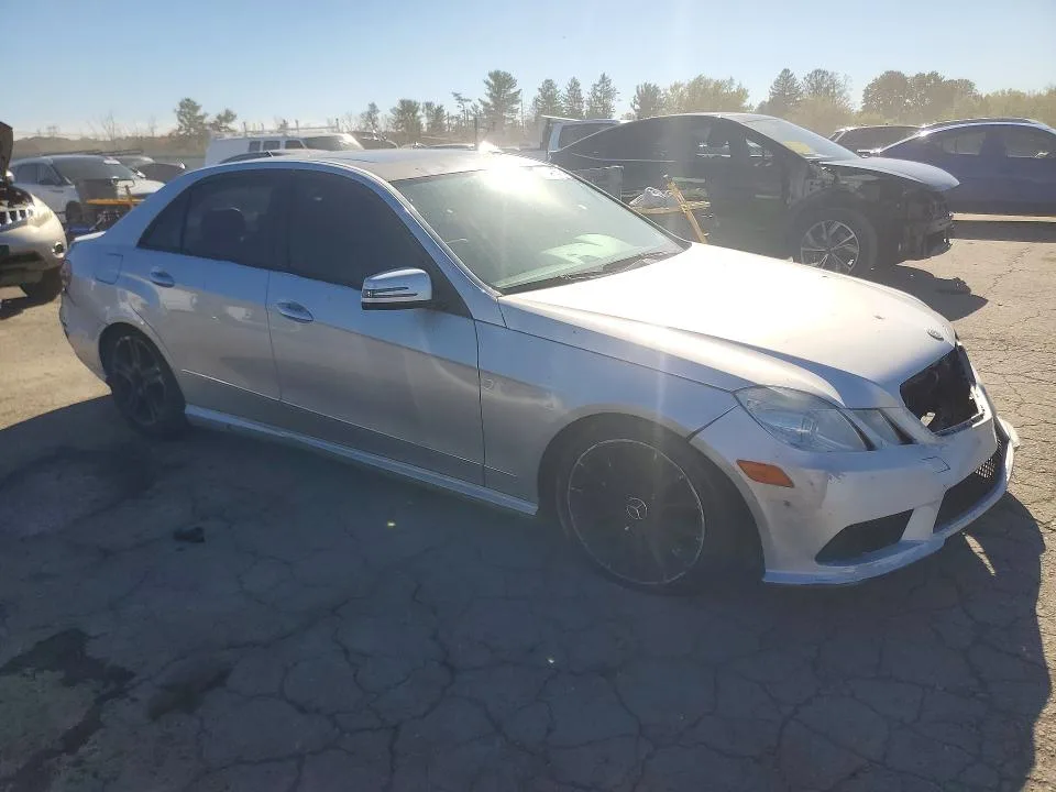 WDDHF8HB6BA501676 — 2011 MERCEDES-BENZ E photo 4