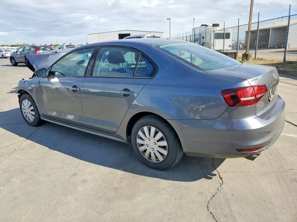3VW267AJ2GM390031 — 2016 VOLKSWAGEN JETTA photo 2
