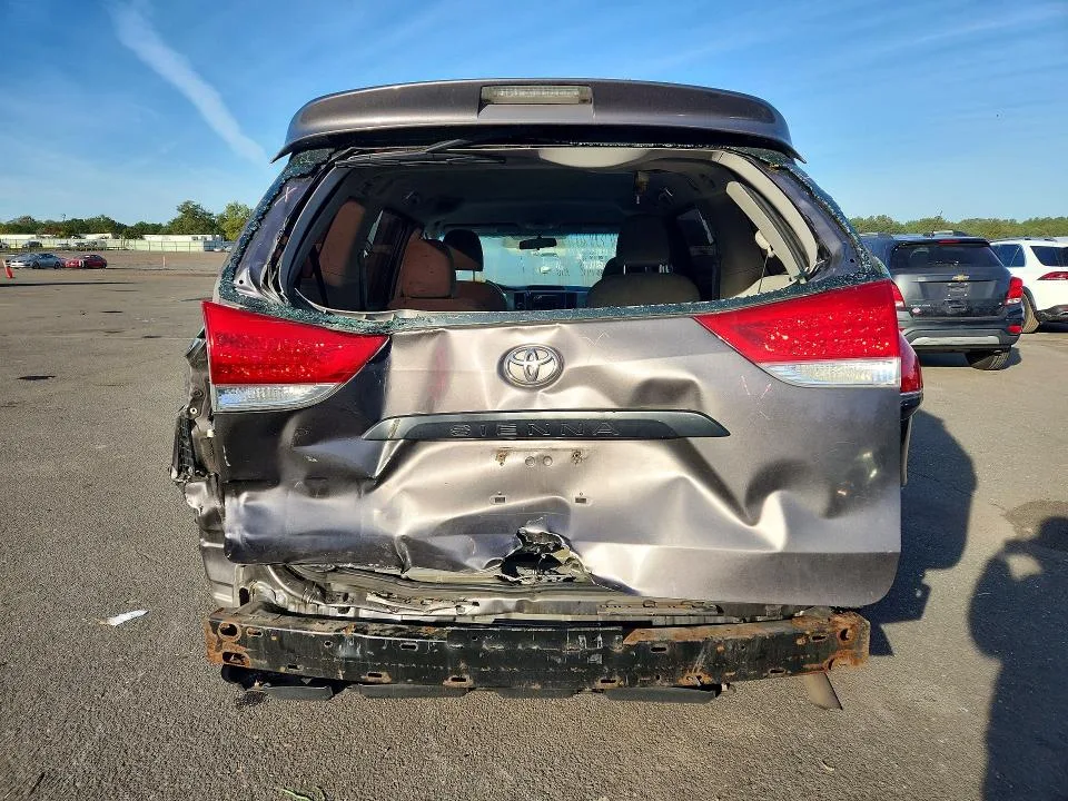 5TDZK3DC1DS362591 — 2013 TOYOTA SIENNA photo 6