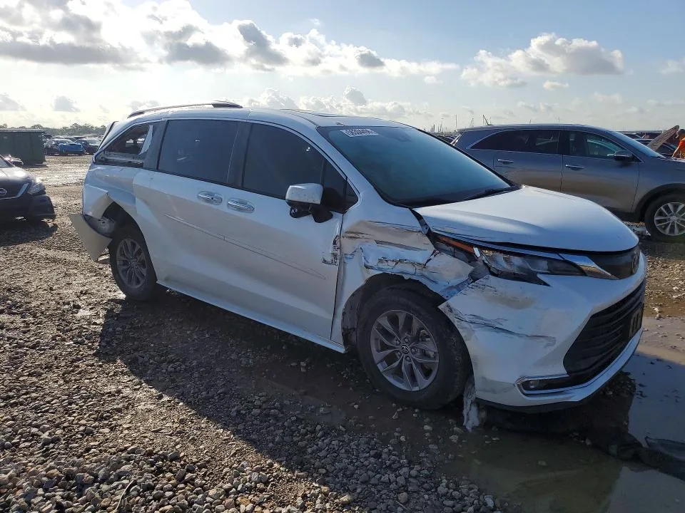 5TDYRKEC0NS082288 — 2022 TOYOTA SIENNA photo 4