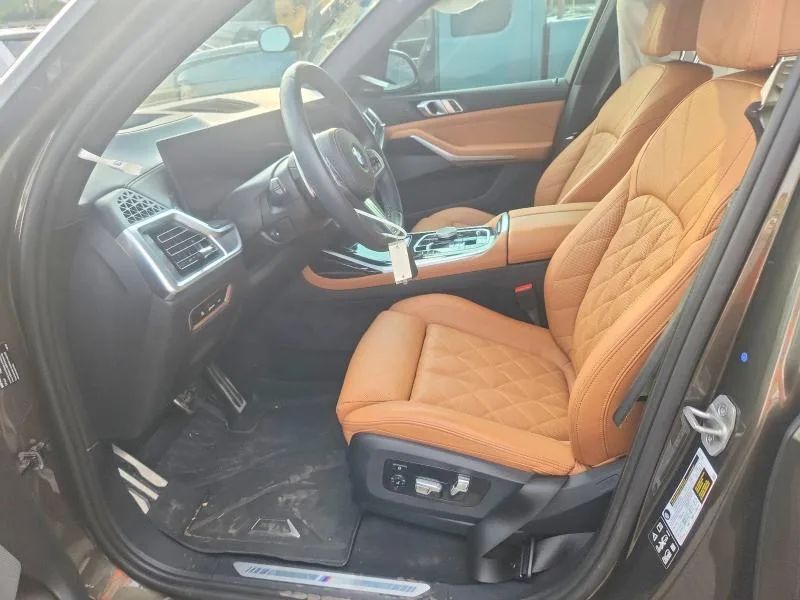 5UX23EM07R9V96478 — 2024 BMW X7 photo 7