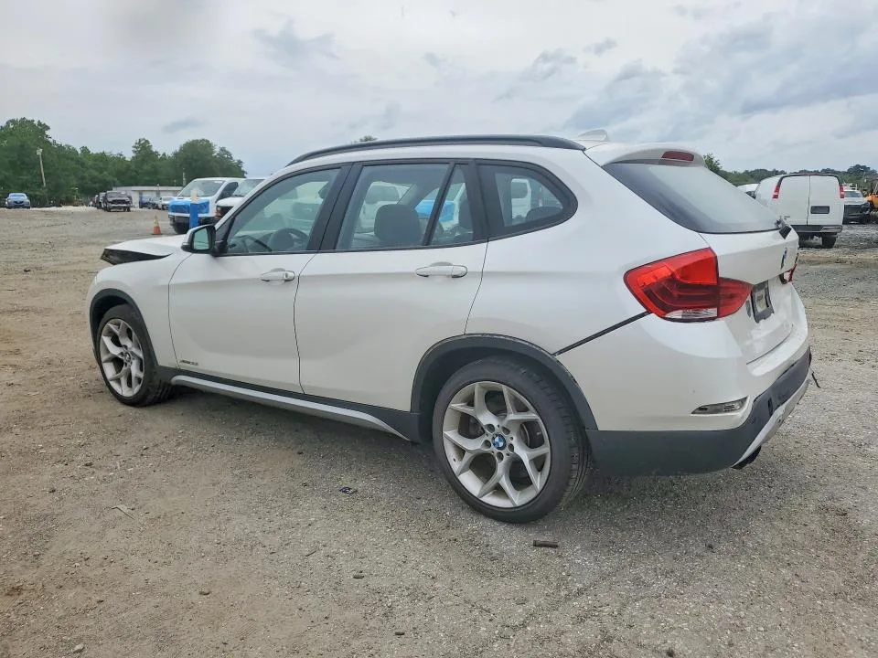 WBAVM5C57DVV90976 — 2013 BMW X1 photo 2