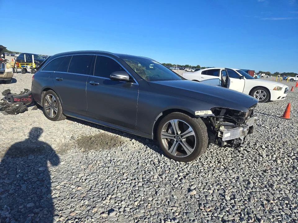 WDDZH6JB4LA707979 — 2020 MERCEDES-BENZ E photo 4