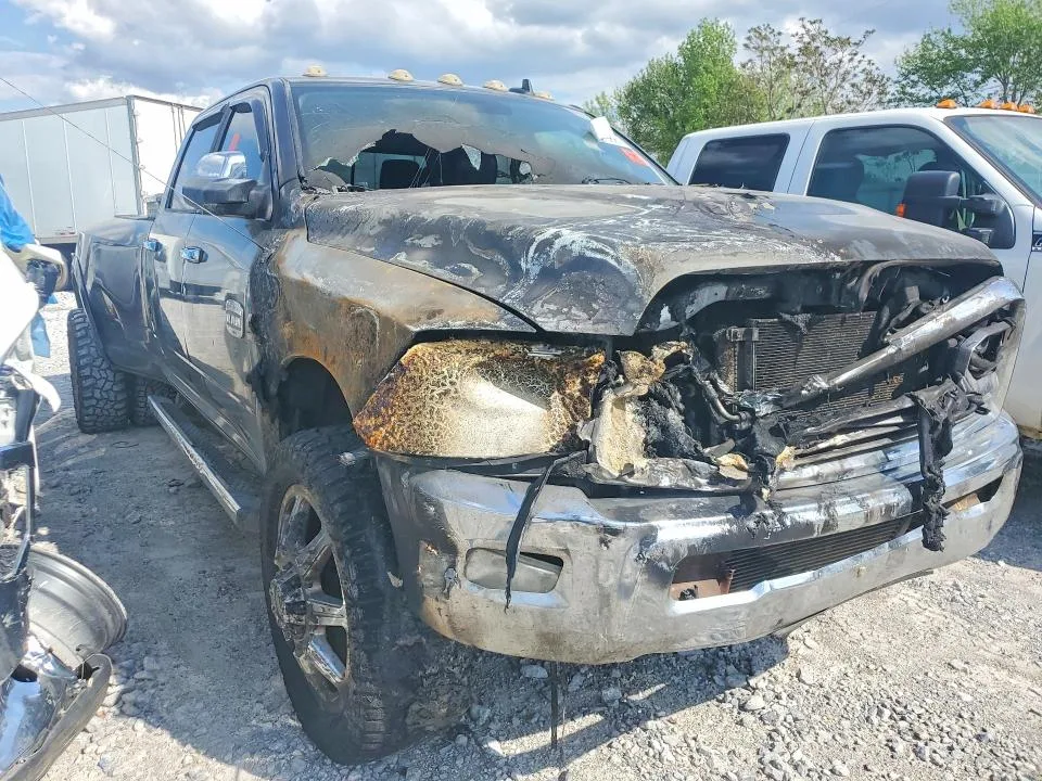 3C63RRKLXEG165742 — 2014 RAM 3500 photo 4