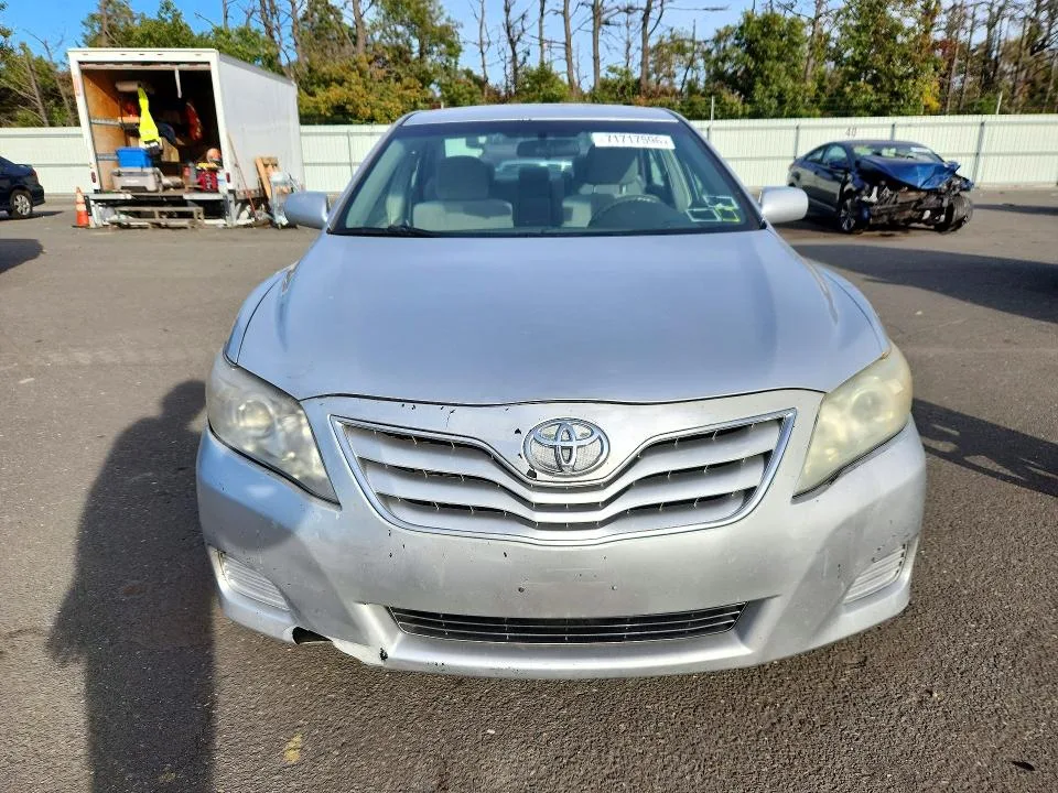 4T1BF3EK4BU686084 — 2011 TOYOTA CAMRY photo 5