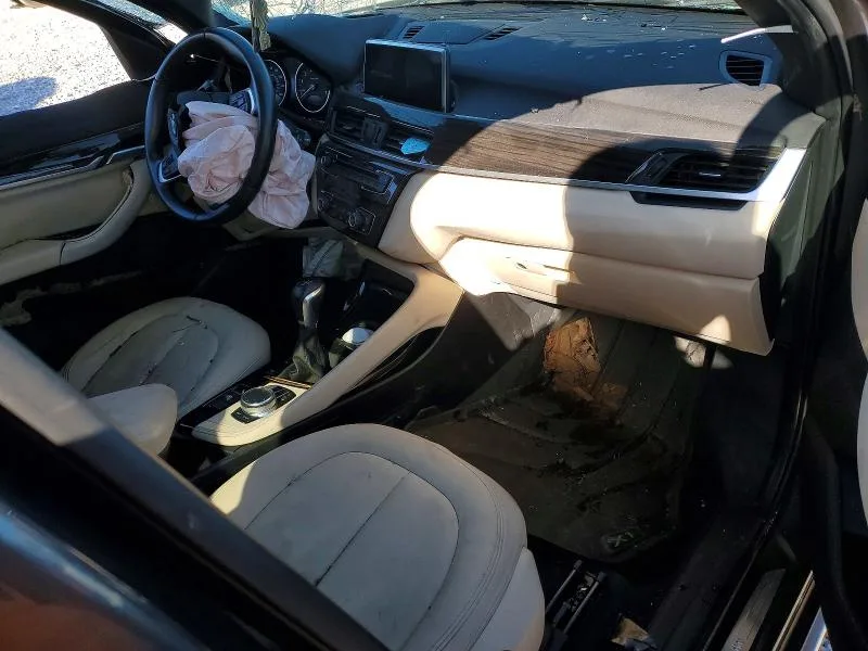 WBXHT3C37G5E53388 — 2016 BMW X1 photo 8