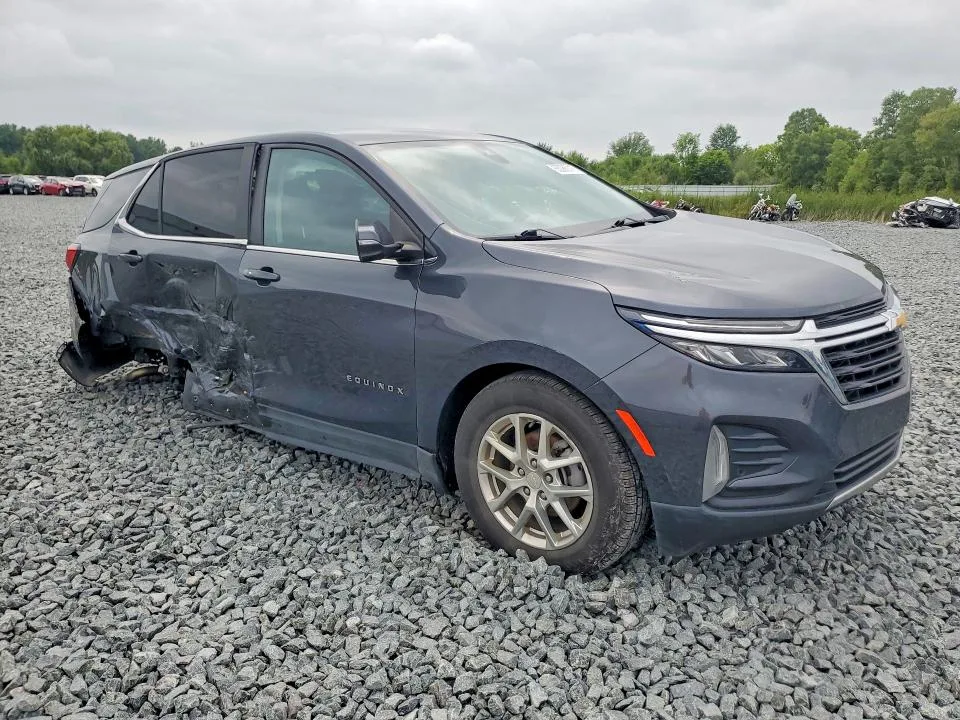 3GNAXUEV8NS211918 — 2022 CHEVROLET EQUINOX photo 4