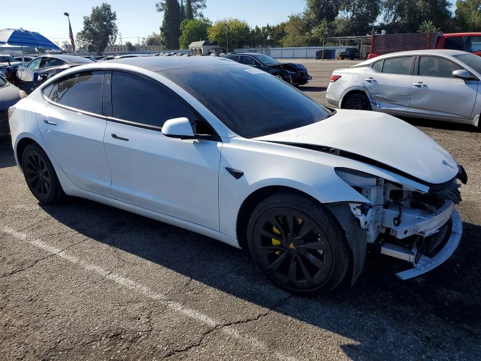 5YJ3E1EA1PF564662 — 2023 TESLA MODEL 3 photo 4