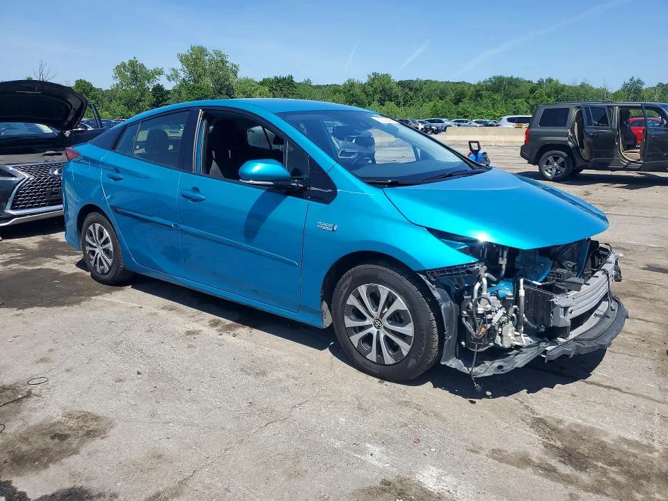 JTDKARFP8L3143277 — 2020 TOYOTA PRIUS PRIME photo 4