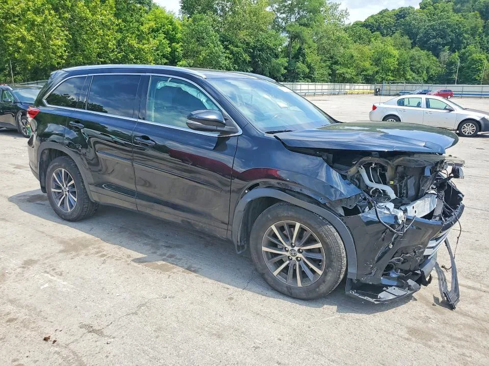 5TDJZRFHXHS440506 — 2017 TOYOTA HIGHLANDER photo 4