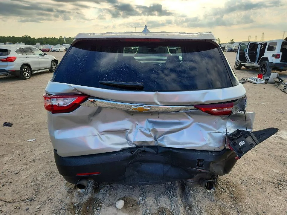 1GNERFKW8JJ170111 — 2018 CHEVROLET TRAVERSE photo 6