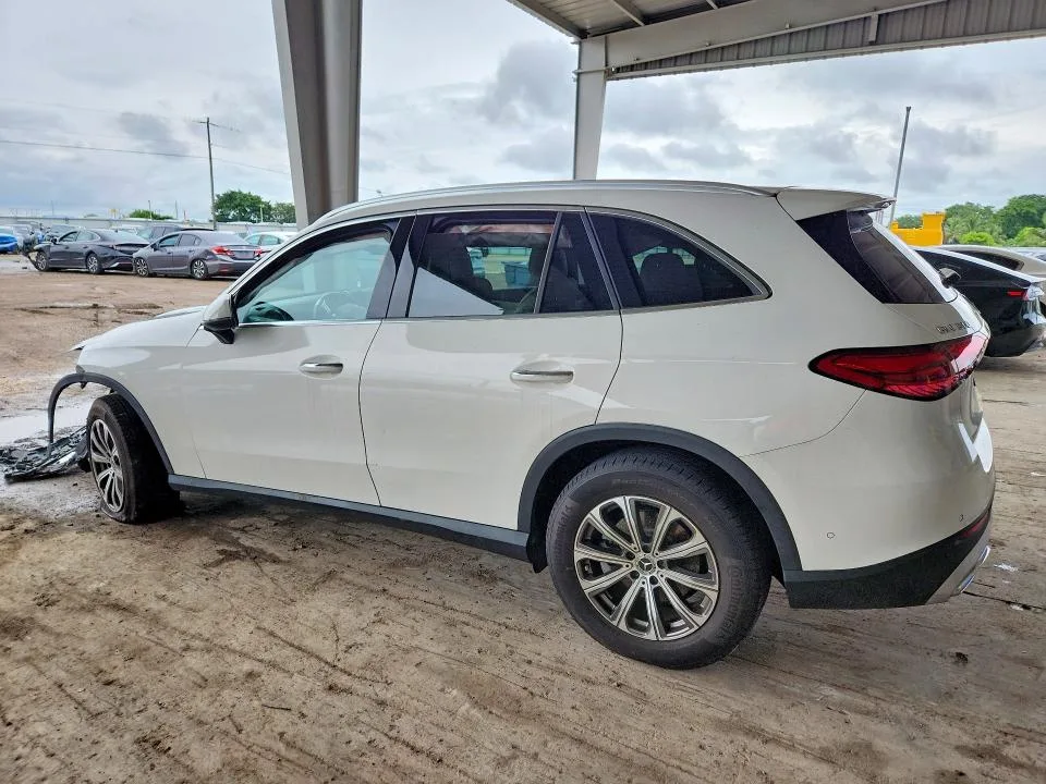 W1NKM4GB4RF193526 — 2024 MERCEDES-BENZ GLC photo 2