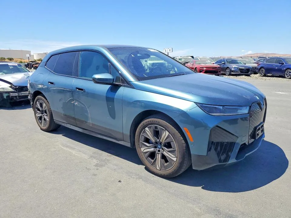 WB523CF04SCT07743 — 2025 BMW IX photo 4