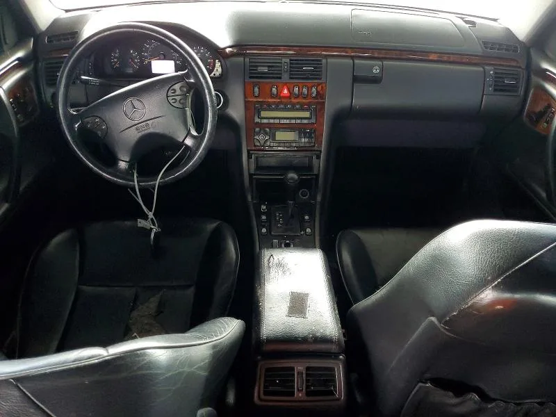 WDBJF65JX1B209631 — 2001 MERCEDES-BENZ E photo 8
