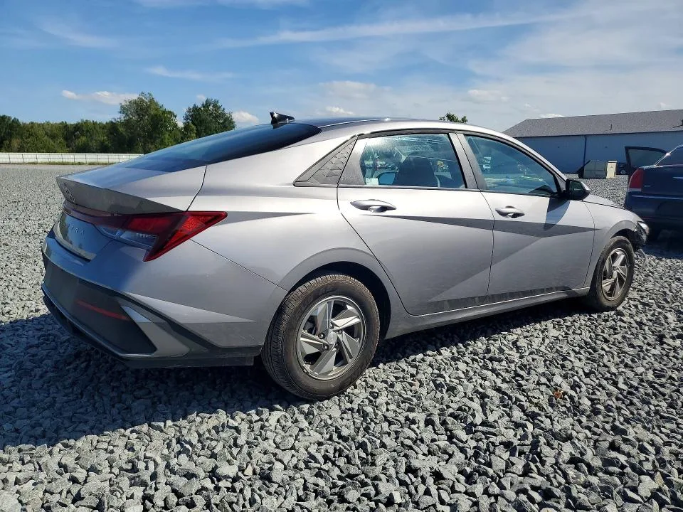 KMHLL4DG7SU055989 — 2025 HYUNDAI ELANTRA photo 3