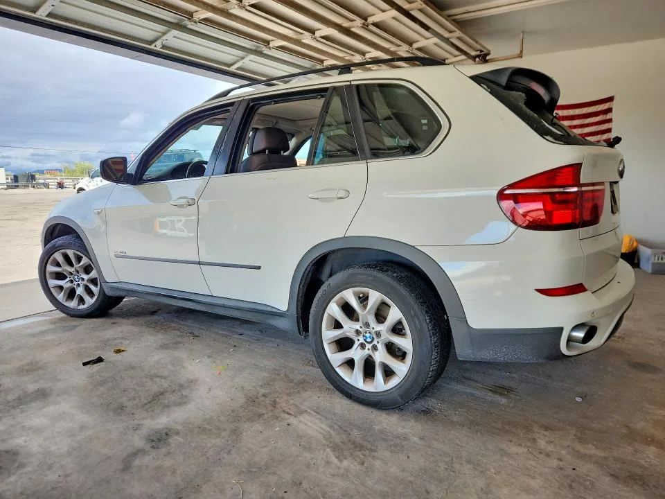 5UXZV4C59D0B06705 — 2013 BMW X5 photo 2