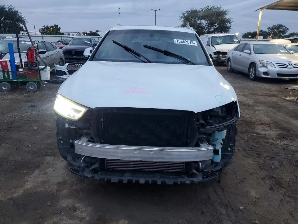 WA1HCCFSXJR020218 — 2018 AUDI Q3 photo 5