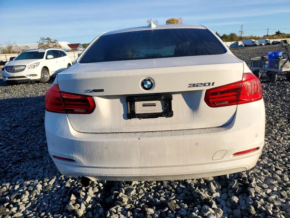 WBA8E5G32HNU43375 — 2017 BMW 320 photo 6