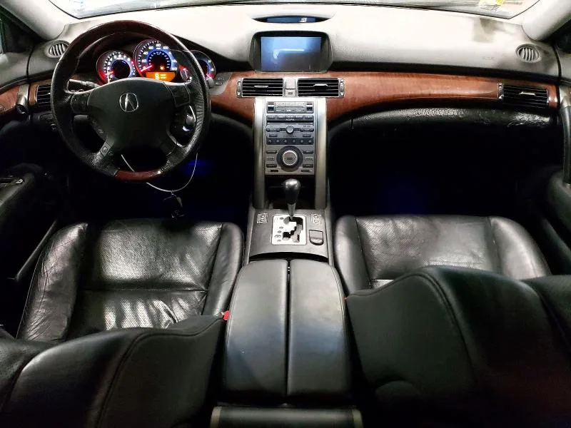 JH4KB16575C000559 — 2005 ACURA RL photo 8