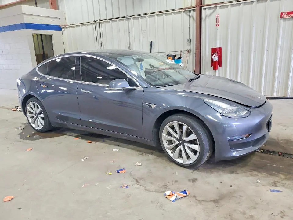 5YJ3E1EB6JF121178 — 2018 TESLA MODEL 3 photo 4