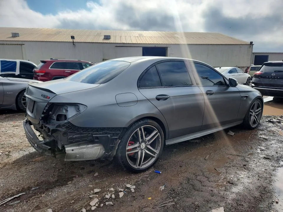 WDDZF8KB2JA450334 — 2018 MERCEDES-BENZ E photo 3