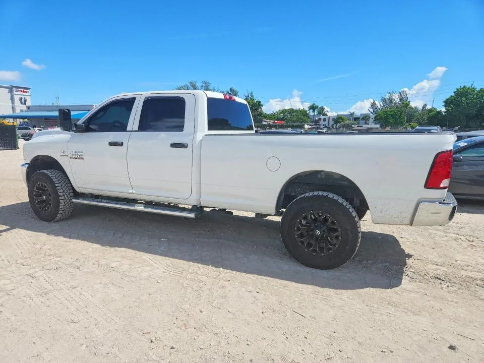 3C6UR5HLXJG277911 — 2018 RAM 2500 photo 2