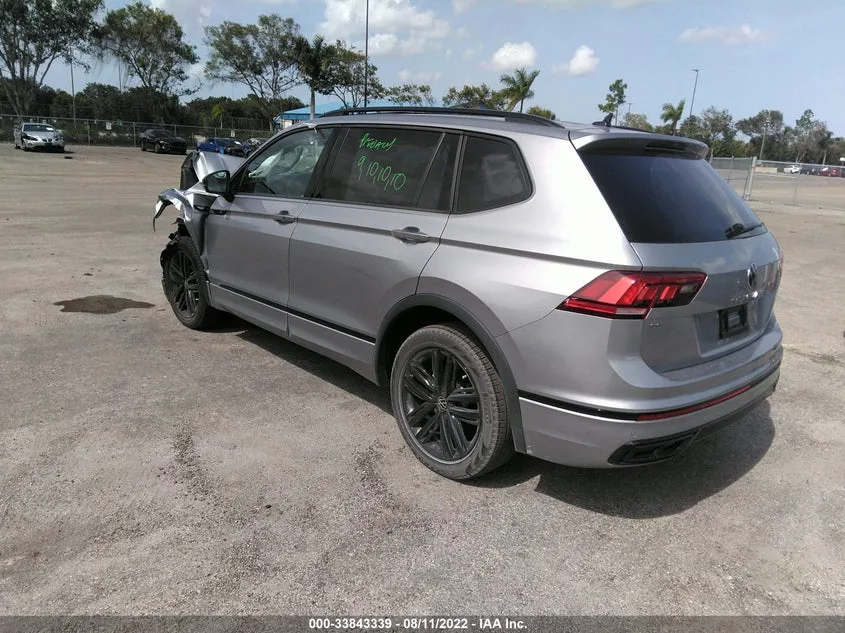 3VVCB7AX6NM049494 — 2022 VOLKSWAGEN Tiguan photo 2